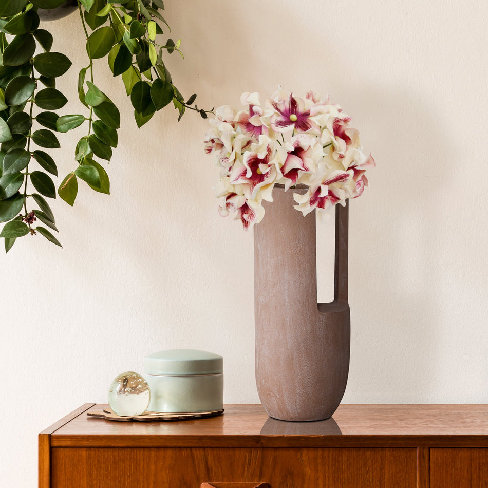 Brent Metal Flower Vase – Elegant Rustic Appeal for Any Space 0