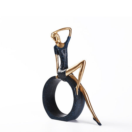 Elevated Expression Sculpture – Artistic Depth For Modern Spaces 4