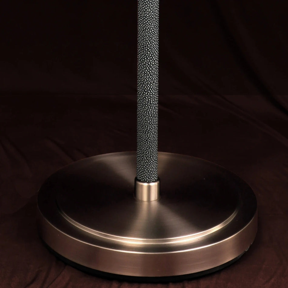 Floor lamp with adjustable stand