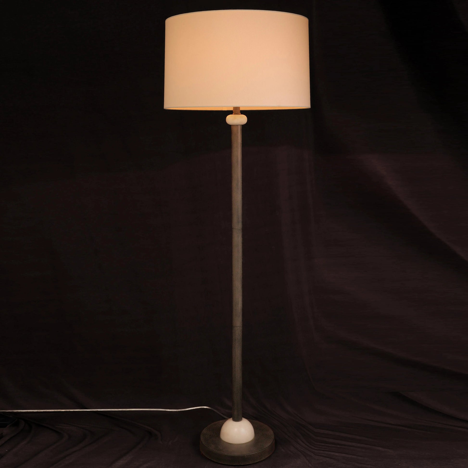 Floor lamp with metal stand