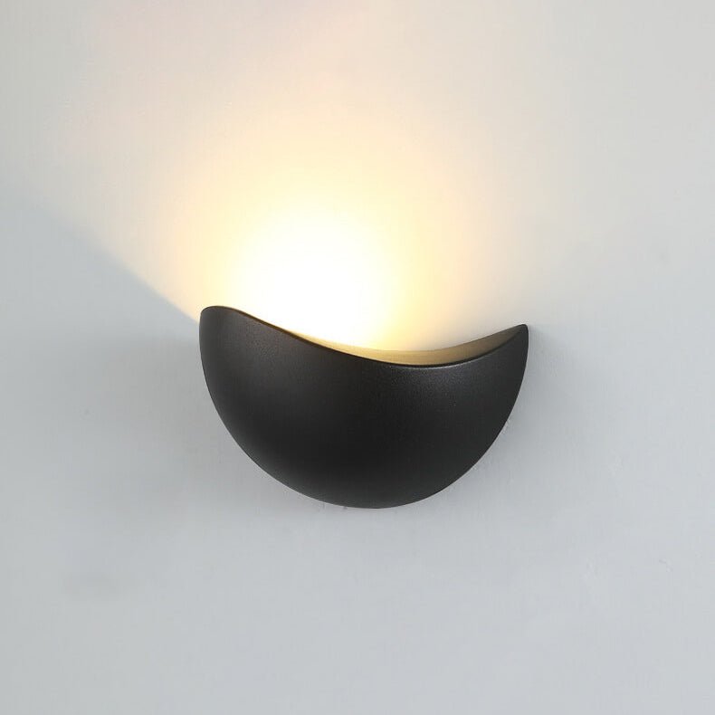 Minimalist Half-Round LED Wall Light – Stylish Illumination for Indoor and Outdoor Spaces 0