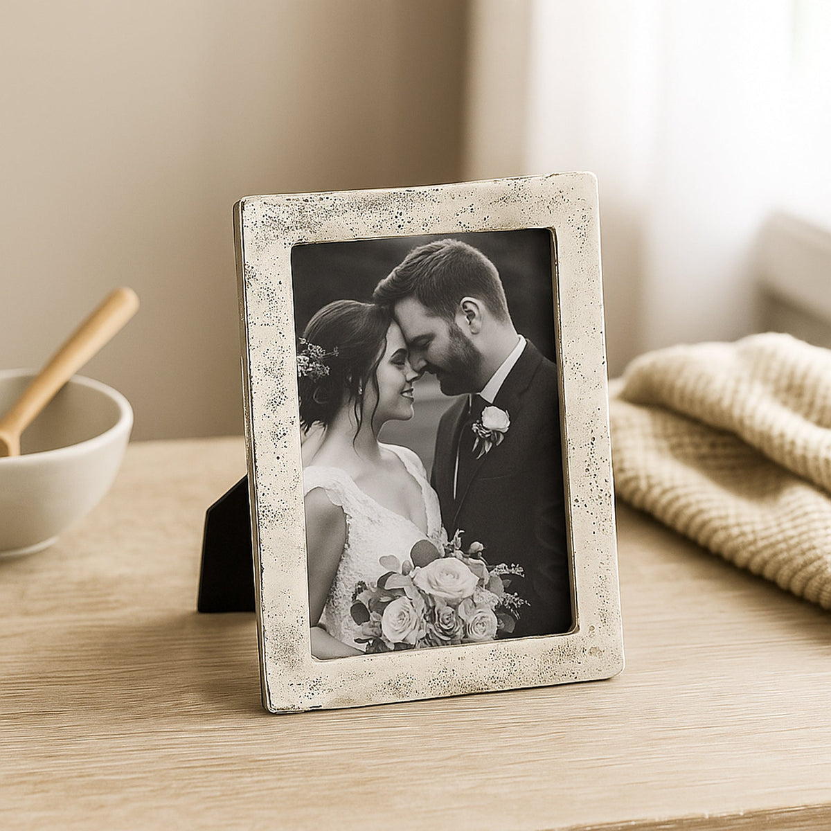 Stafford Metal Photo Frame – Timeless Elegance for Cherished Moments 0