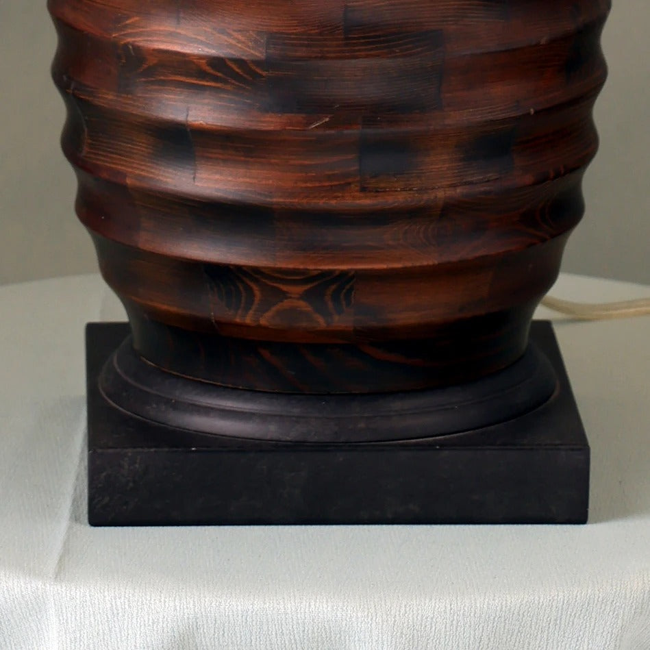 Table lamp with ribbed wooden base