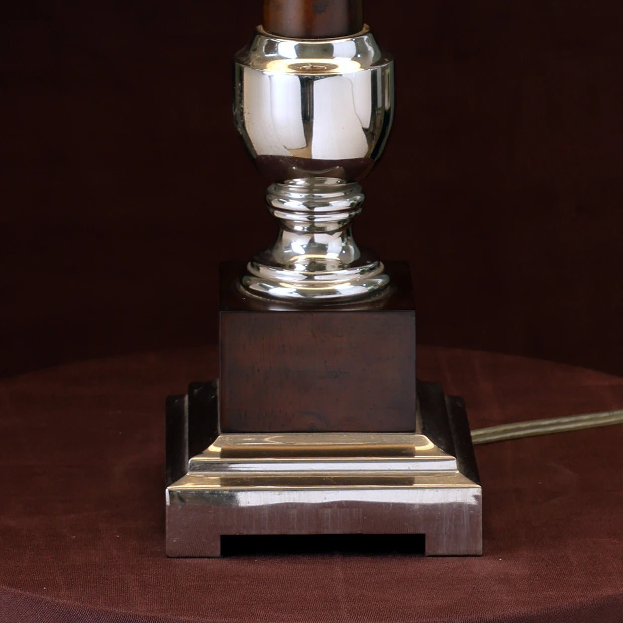 Table lamp with wooden accent