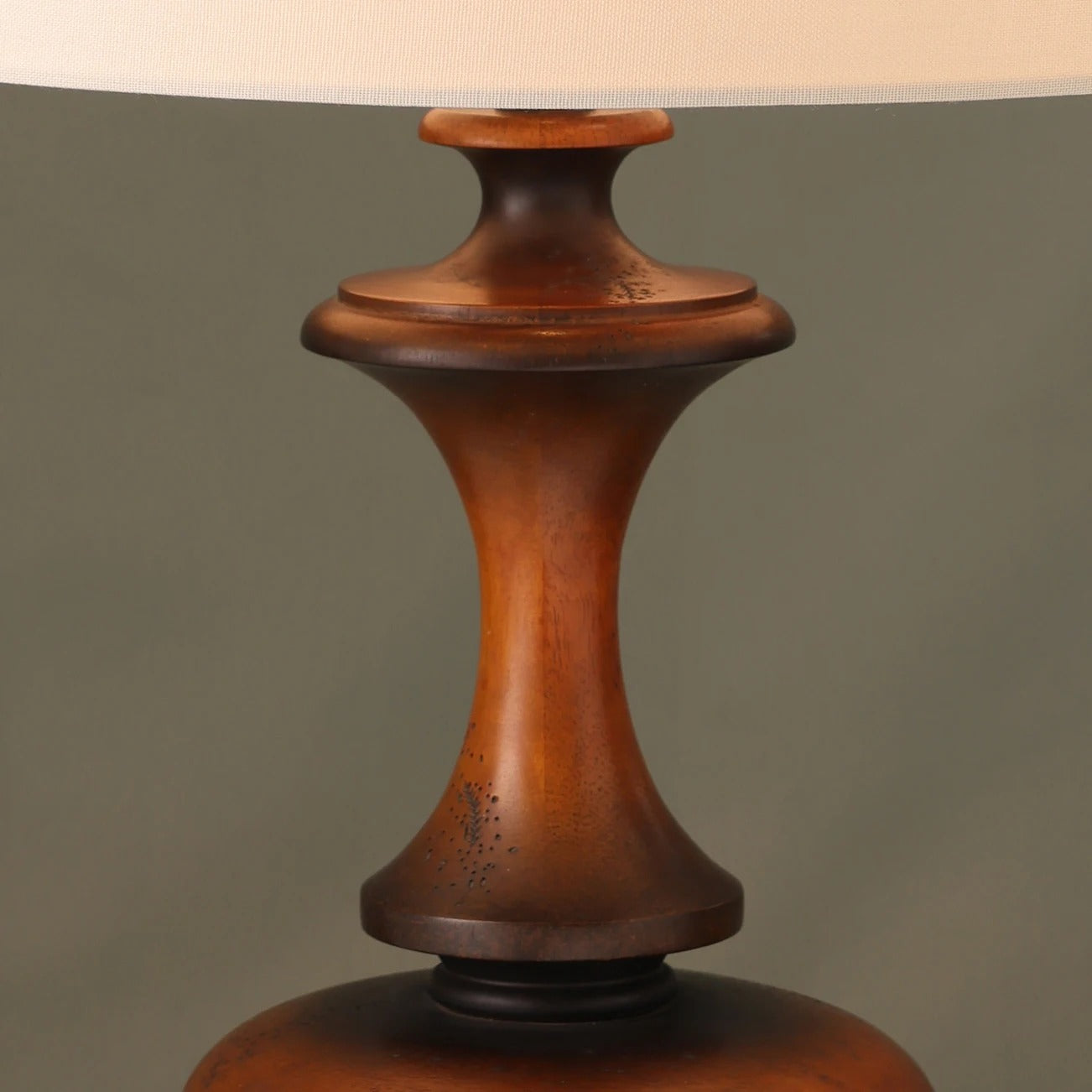 Table lamp with wooden base