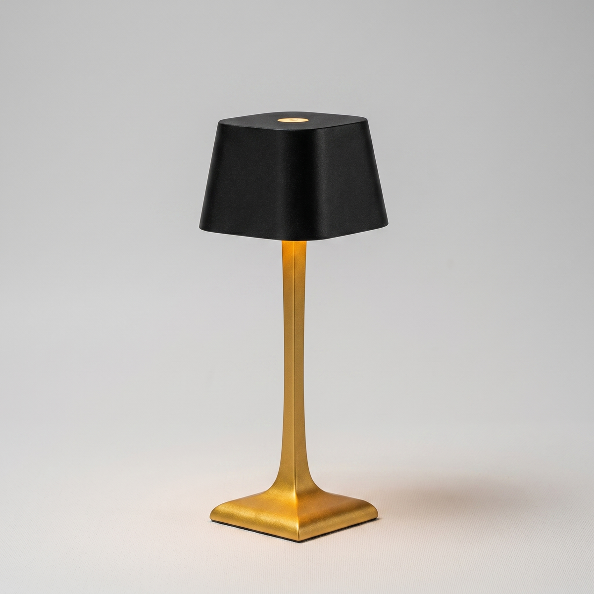 Eleganza table lamp