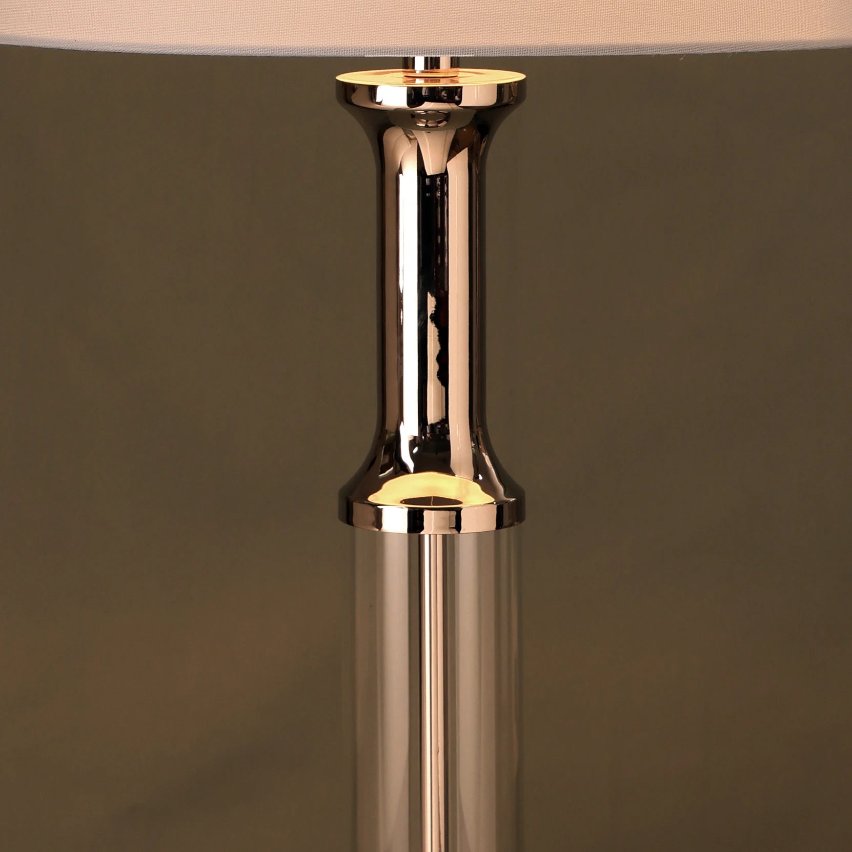 Table lamp with glass base