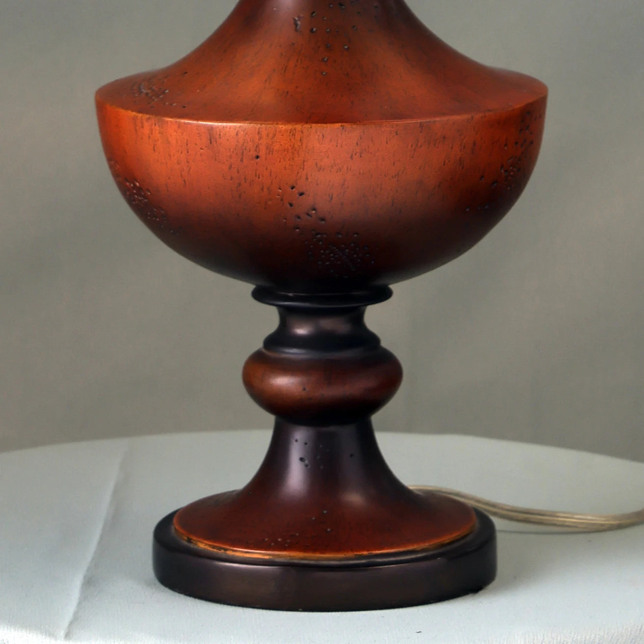 Table lamp with wooden base