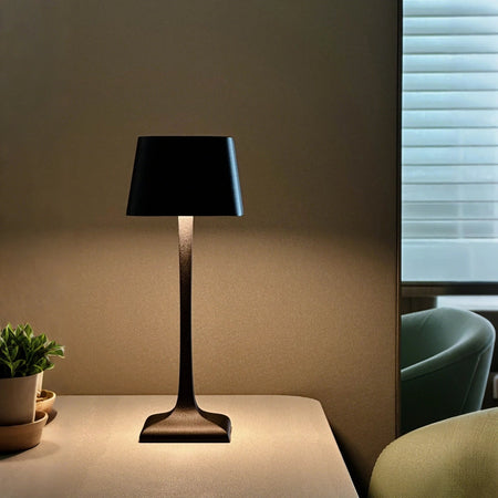 <strong>Eleganza™ Table Lamp</strong> – Stylish Illumination for Any Space 3