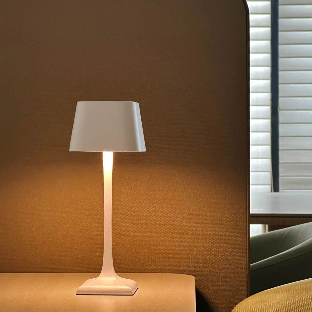 <strong>Eleganza™ Table Lamp</strong> – Stylish Illumination for Any Space 5